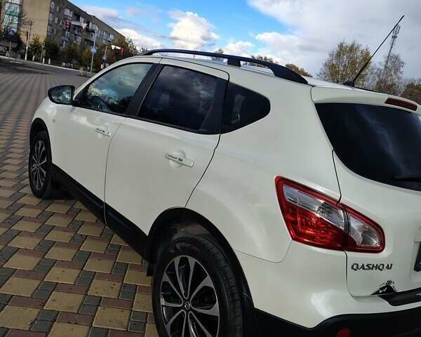 Белый Ниссан Кашкай, объемом двигателя 1.5 л и пробегом 186 тыс. км за 11900 $, фото 4 на Automoto.ua