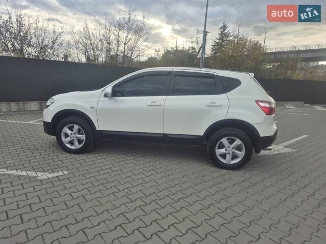 Ниссан Кашкай 2013 в Тернополе на Automoto.ua Белый Ниссан Кашкай, объемом двигателя 2 л и пробегом 135 тыс. км за 10900 $, фото 6 на Automoto.ua
