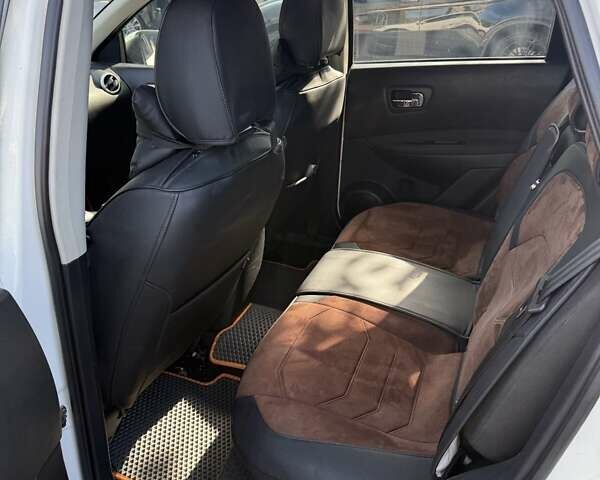 Белый Ниссан Кашкай, объемом двигателя 2 л и пробегом 178 тыс. км за 11300 $, фото 10 на Automoto.ua