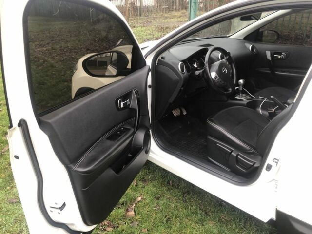 Белый Ниссан Кашкай, объемом двигателя 2 л и пробегом 220 тыс. км за 11000 $, фото 10 на Automoto.ua