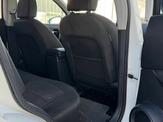 Білий Ніссан Кашкай, об'ємом двигуна 1.6 л та пробігом 135 тис. км за 10000 $, фото 6 на Automoto.ua