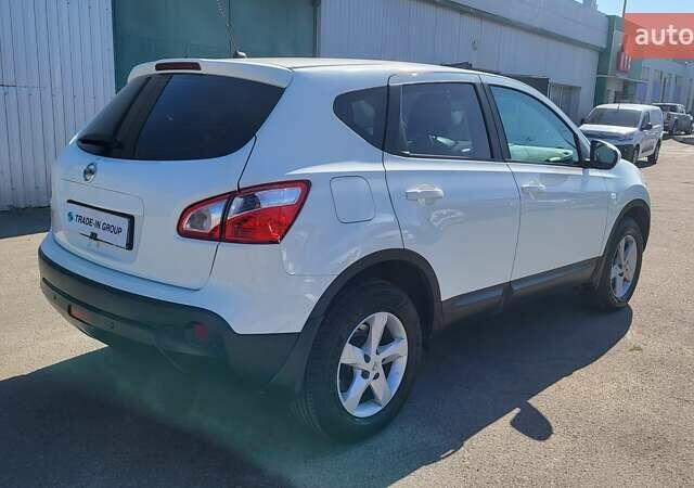 Білий Ніссан Кашкай, об'ємом двигуна 1.6 л та пробігом 295 тис. км за 10500 $, фото 9 на Automoto.ua