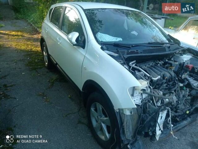 Білий Ніссан Кашкай, об'ємом двигуна 2 л та пробігом 102 тис. км за 4700 $, фото 5 на Automoto.ua