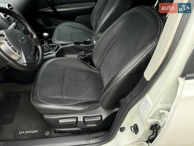 Білий Ніссан Кашкай, об'ємом двигуна 1.5 л та пробігом 177 тис. км за 12299 $, фото 8 на Automoto.ua