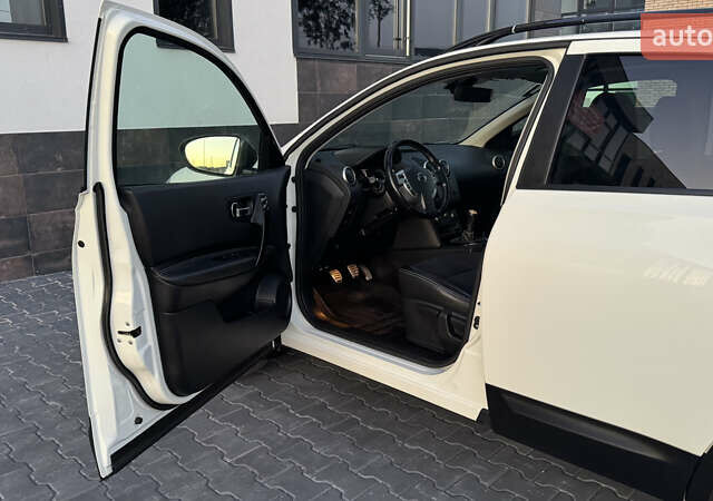 Белый Ниссан Кашкай, объемом двигателя 1.6 л и пробегом 231 тыс. км за 12399 $, фото 9 на Automoto.ua