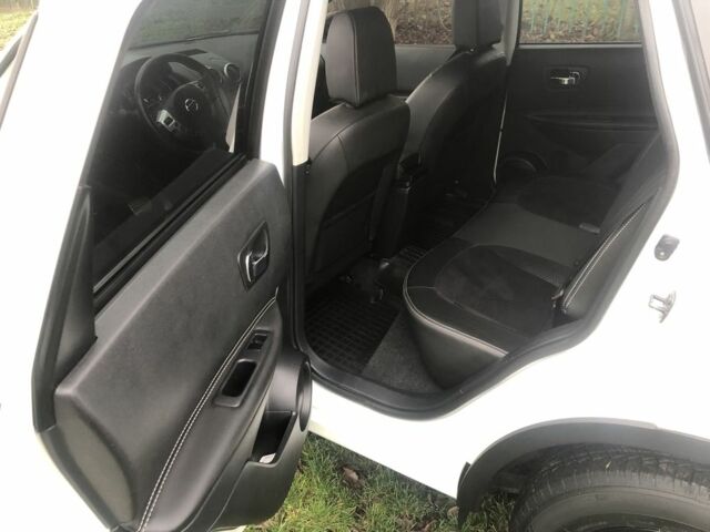 Белый Ниссан Кашкай, объемом двигателя 2 л и пробегом 220 тыс. км за 11000 $, фото 11 на Automoto.ua