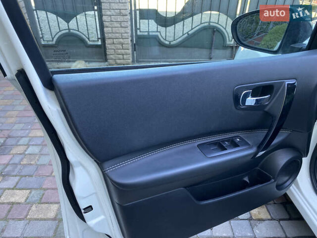 Білий Ніссан Кашкай, об'ємом двигуна 1.5 л та пробігом 219 тис. км за 11899 $, фото 27 на Automoto.ua
