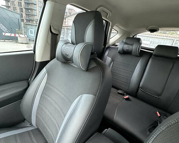 Белый Ниссан Кашкай, объемом двигателя 2 л и пробегом 153 тыс. км за 12500 $, фото 22 на Automoto.ua