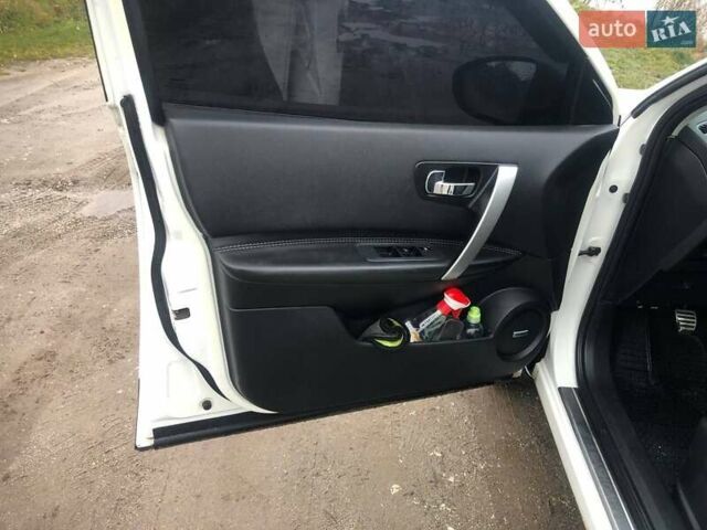 Білий Ніссан Кашкай, об'ємом двигуна 1.6 л та пробігом 265 тис. км за 10200 $, фото 14 на Automoto.ua