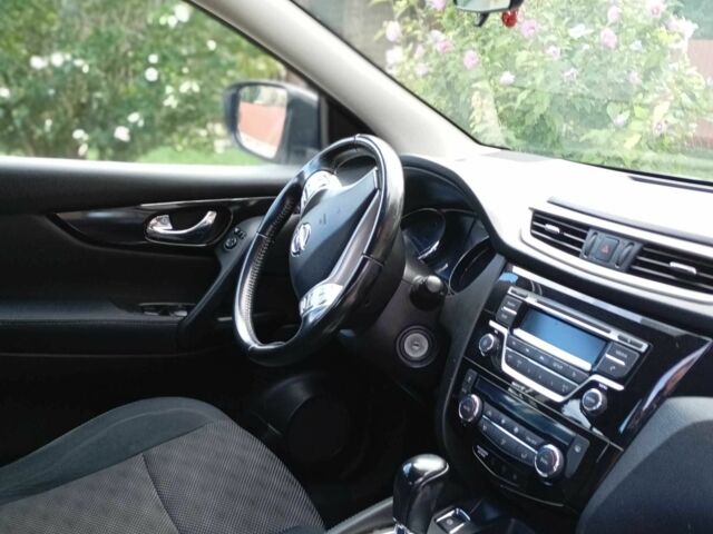 Белый Ниссан Кашкай, объемом двигателя 1.6 л и пробегом 154 тыс. км за 14300 $, фото 4 на Automoto.ua