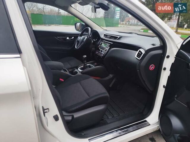 Белый Ниссан Кашкай, объемом двигателя 1.5 л и пробегом 190 тыс. км за 13990 $, фото 43 на Automoto.ua