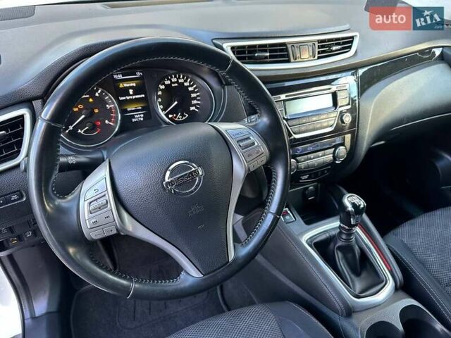 Белый Ниссан Кашкай, объемом двигателя 1.5 л и пробегом 292 тыс. км за 13899 $, фото 32 на Automoto.ua