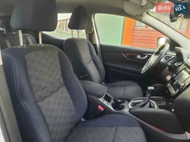 Белый Ниссан Кашкай, объемом двигателя 1.5 л и пробегом 171 тыс. км за 14800 $, фото 115 на Automoto.ua