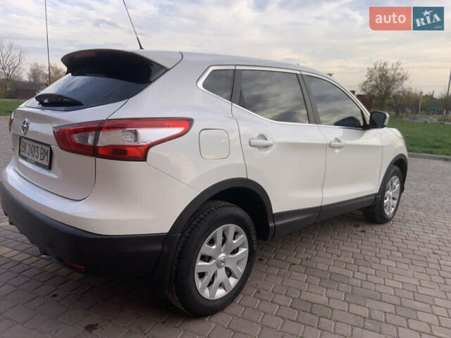 Белый Ниссан Кашкай, объемом двигателя 1.2 л и пробегом 140 тыс. км за 10850 $, фото 11 на Automoto.ua