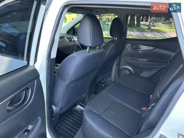 Білий Ніссан Кашкай, об'ємом двигуна 2 л та пробігом 230 тис. км за 11800 $, фото 28 на Automoto.ua