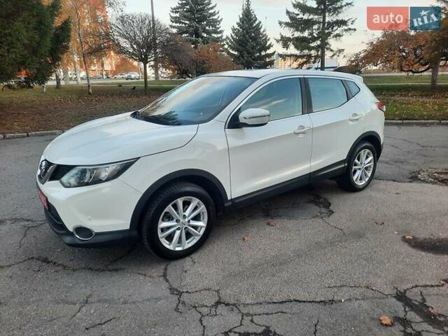 Белый Ниссан Кашкай, объемом двигателя 1.5 л и пробегом 171 тыс. км за 14800 $, фото 8 на Automoto.ua