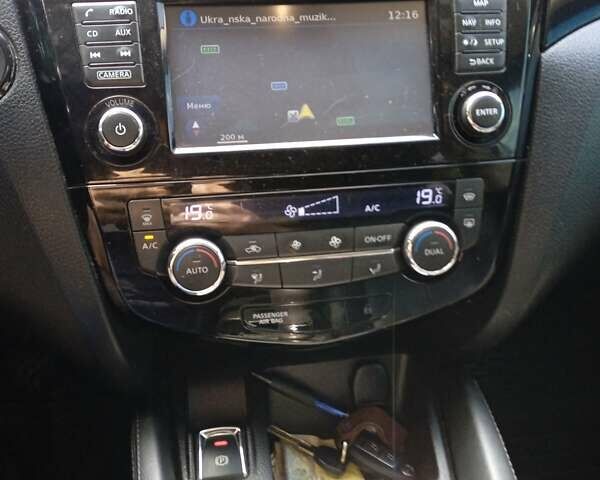 Белый Ниссан Кашкай, объемом двигателя 1.5 л и пробегом 240 тыс. км за 15000 $, фото 6 на Automoto.ua