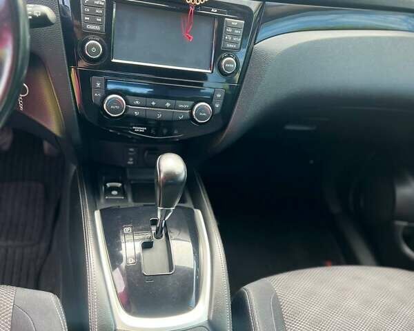 Белый Ниссан Кашкай, объемом двигателя 1.6 л и пробегом 130 тыс. км за 15200 $, фото 22 на Automoto.ua