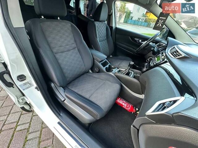 Белый Ниссан Кашкай, объемом двигателя 1.5 л и пробегом 292 тыс. км за 13899 $, фото 63 на Automoto.ua