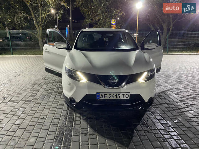 Белый Ниссан Кашкай, объемом двигателя 1.6 л и пробегом 86 тыс. км за 15200 $, фото 2 на Automoto.ua
