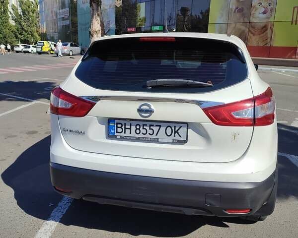 Белый Ниссан Кашкай, объемом двигателя 1.6 л и пробегом 173 тыс. км за 14000 $, фото 1 на Automoto.ua