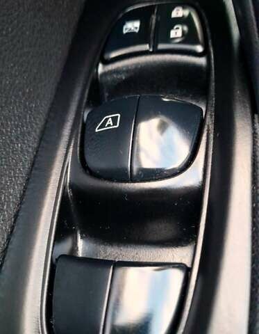 Білий Ніссан Кашкай, об'ємом двигуна 1.2 л та пробігом 191 тис. км за 11999 $, фото 28 на Automoto.ua