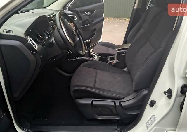 Білий Ніссан Кашкай, об'ємом двигуна 1.2 л та пробігом 191 тис. км за 11999 $, фото 34 на Automoto.ua