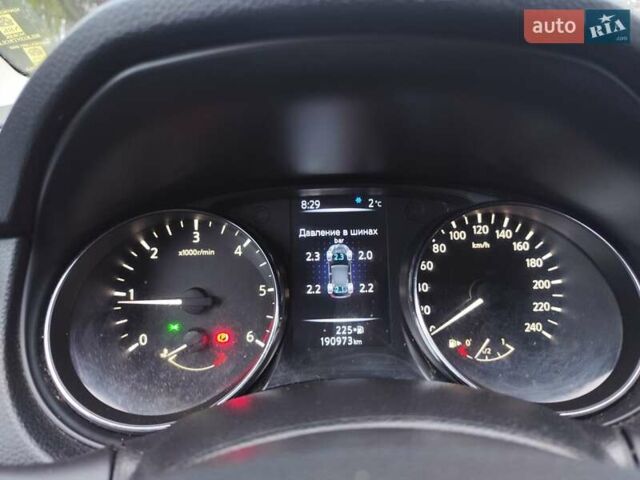 Белый Ниссан Кашкай, объемом двигателя 1.5 л и пробегом 190 тыс. км за 13990 $, фото 56 на Automoto.ua