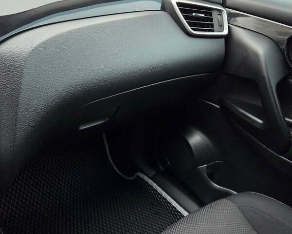 Білий Ніссан Кашкай, об'ємом двигуна 1.6 л та пробігом 174 тис. км за 13400 $, фото 30 на Automoto.ua