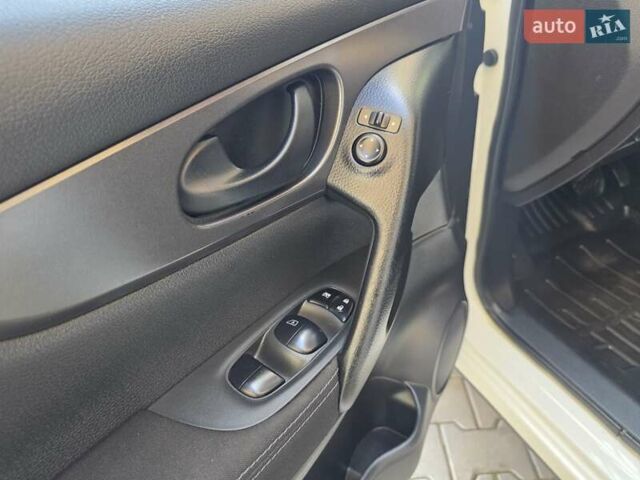 Ниссан Кашкай 2014 в Хмельницком на Automoto.ua Белый Ниссан Кашкай, объемом двигателя 2 л и пробегом 230 тыс. км за 11777 $, фото 37 на Automoto.ua