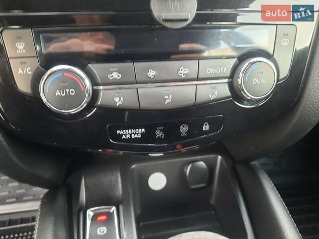 Белый Ниссан Кашкай, объемом двигателя 1.5 л и пробегом 171 тыс. км за 14800 $, фото 64 на Automoto.ua