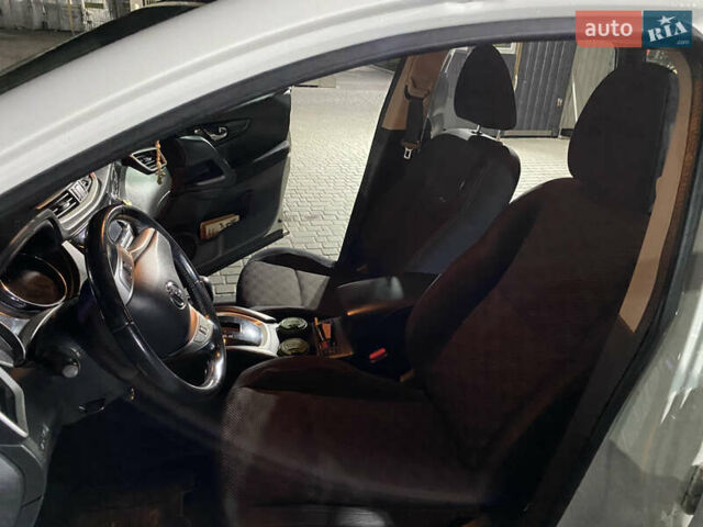 Белый Ниссан Кашкай, объемом двигателя 1.6 л и пробегом 86 тыс. км за 15200 $, фото 9 на Automoto.ua