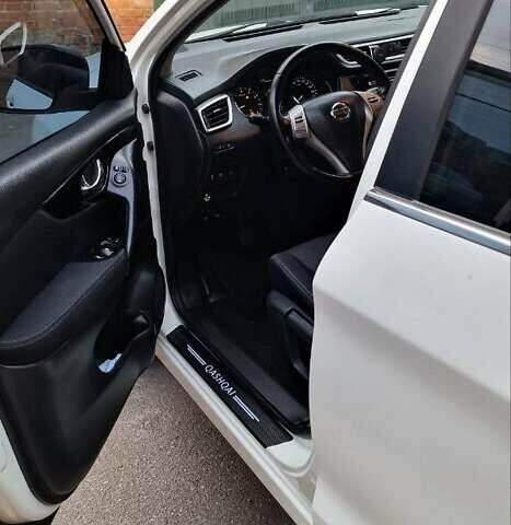 Білий Ніссан Кашкай, об'ємом двигуна 1.2 л та пробігом 191 тис. км за 11999 $, фото 48 на Automoto.ua