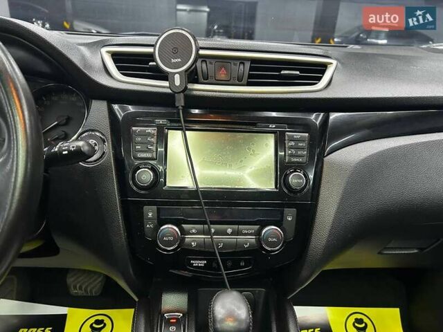 Ніссан Кашкай 2014 у Чернівцях на Automoto.ua Білий Ніссан Кашкай, об'ємом двигуна 1.6 л та пробігом 220 тис. км за 15000 $, фото 17 на Automoto.ua