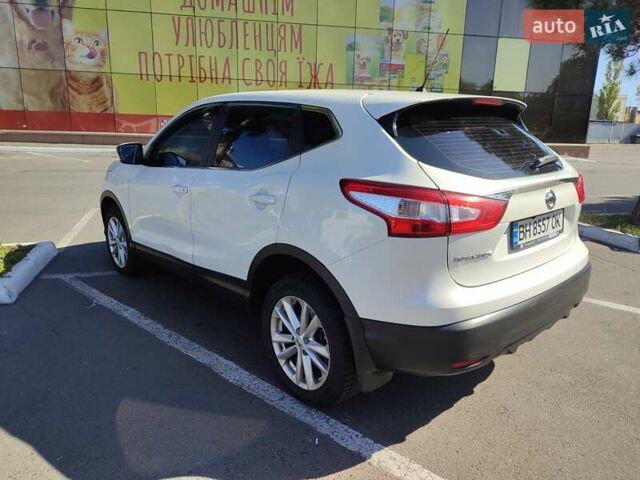 Белый Ниссан Кашкай, объемом двигателя 1.6 л и пробегом 173 тыс. км за 14000 $, фото 3 на Automoto.ua