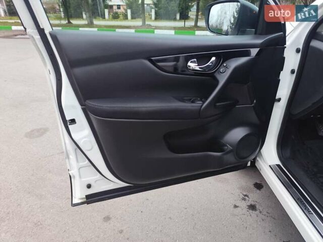 Белый Ниссан Кашкай, объемом двигателя 1.5 л и пробегом 190 тыс. км за 13990 $, фото 29 на Automoto.ua