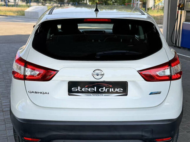 Белый Ниссан Кашкай, объемом двигателя 1.46 л и пробегом 240 тыс. км за 14299 $, фото 3 на Automoto.ua