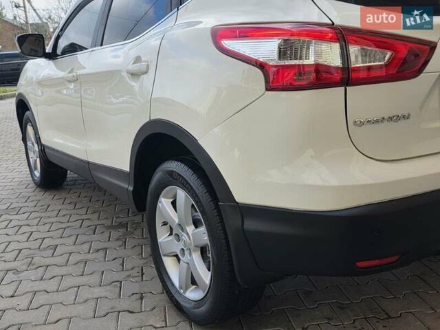 Ниссан Кашкай 2014 в Хмельницком на Automoto.ua Белый Ниссан Кашкай, объемом двигателя 2 л и пробегом 230 тыс. км за 11777 $, фото 25 на Automoto.ua