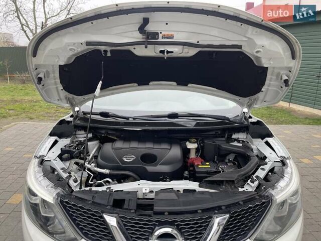 Белый Ниссан Кашкай, объемом двигателя 1.5 л и пробегом 244 тыс. км за 14999 $, фото 50 на Automoto.ua