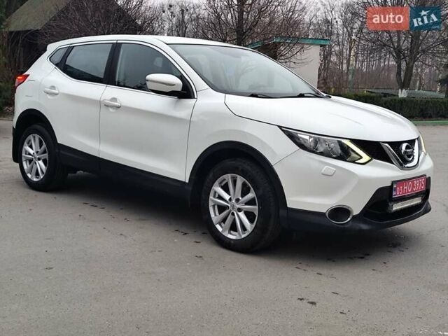 Белый Ниссан Кашкай, объемом двигателя 1.5 л и пробегом 190 тыс. км за 13990 $, фото 6 на Automoto.ua