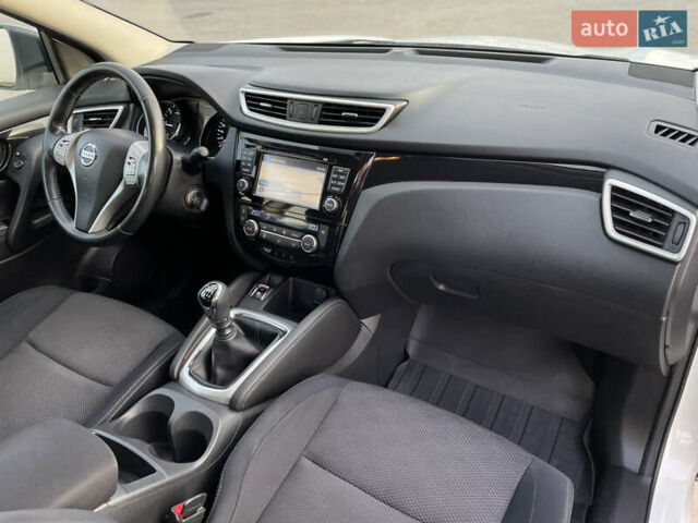 Білий Ніссан Кашкай, об'ємом двигуна 1.6 л та пробігом 238 тис. км за 13200 $, фото 41 на Automoto.ua