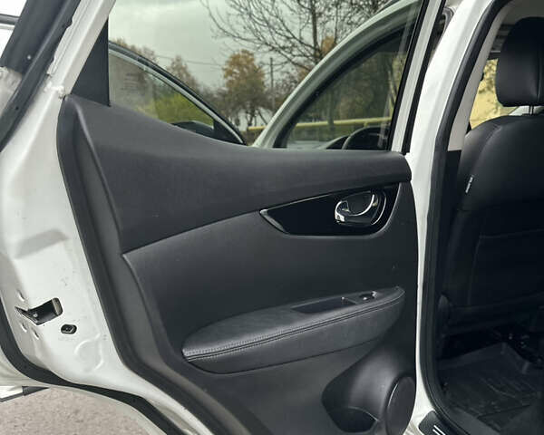 Ніссан Кашкай 2014 у Радивилове на Automoto.ua Білий Ніссан Кашкай, об'ємом двигуна 1.5 л та пробігом 193 тис. км за 14200 $, фото 24 на Automoto.ua