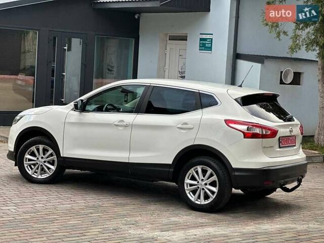 Белый Ниссан Кашкай, объемом двигателя 1.5 л и пробегом 292 тыс. км за 13899 $, фото 4 на Automoto.ua