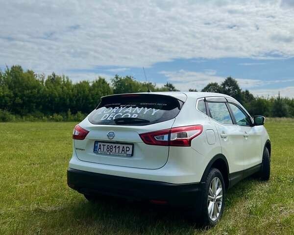 Белый Ниссан Кашкай, объемом двигателя 1.6 л и пробегом 130 тыс. км за 15200 $, фото 5 на Automoto.ua