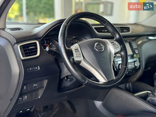 Белый Ниссан Кашкай, объемом двигателя 1.46 л и пробегом 240 тыс. км за 14299 $, фото 6 на Automoto.ua