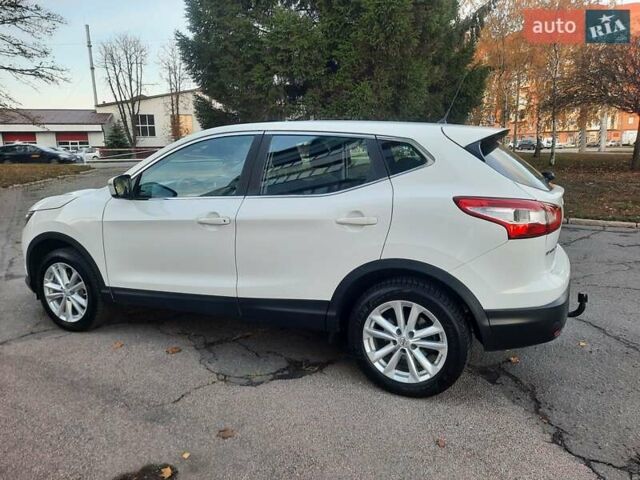 Белый Ниссан Кашкай, объемом двигателя 1.5 л и пробегом 171 тыс. км за 14800 $, фото 6 на Automoto.ua