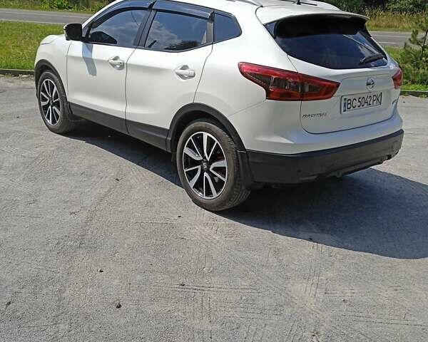 Белый Ниссан Кашкай, объемом двигателя 1.5 л и пробегом 240 тыс. км за 15000 $, фото 2 на Automoto.ua