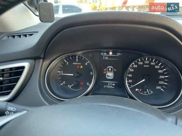 Белый Ниссан Кашкай, объемом двигателя 1.6 л и пробегом 217 тыс. км за 13900 $, фото 10 на Automoto.ua