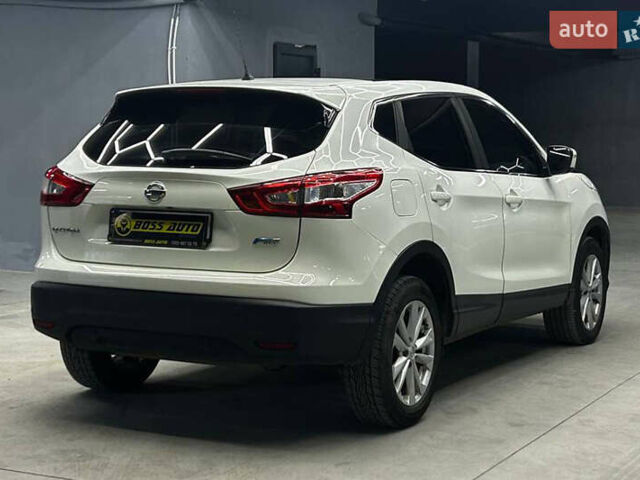 Ніссан Кашкай 2014 у Чернівцях на Automoto.ua Білий Ніссан Кашкай, об'ємом двигуна 1.6 л та пробігом 220 тис. км за 15000 $, фото 5 на Automoto.ua