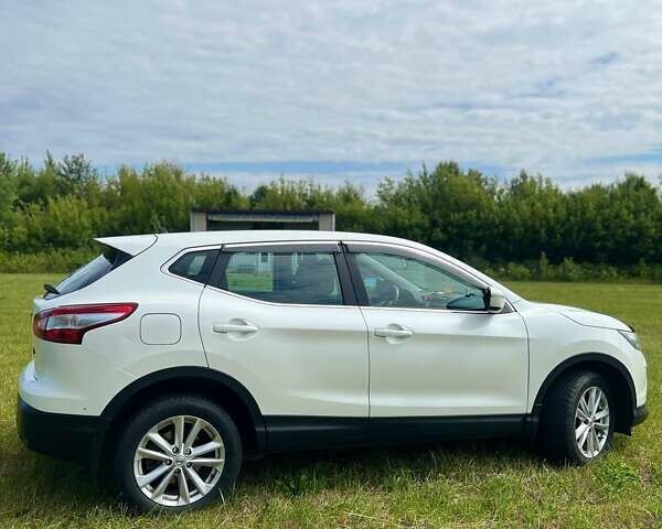 Белый Ниссан Кашкай, объемом двигателя 1.6 л и пробегом 130 тыс. км за 15200 $, фото 8 на Automoto.ua
